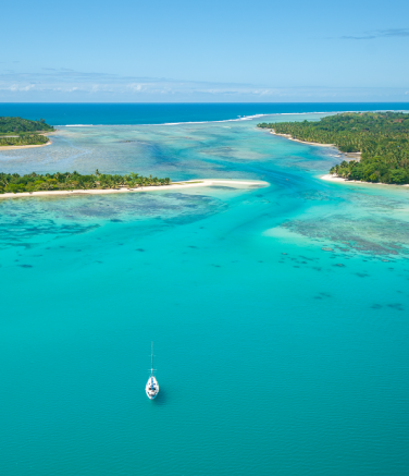 L’île Sainte-Marie à Madagascar avec l’Aéroport de La Réunion Roland Garros